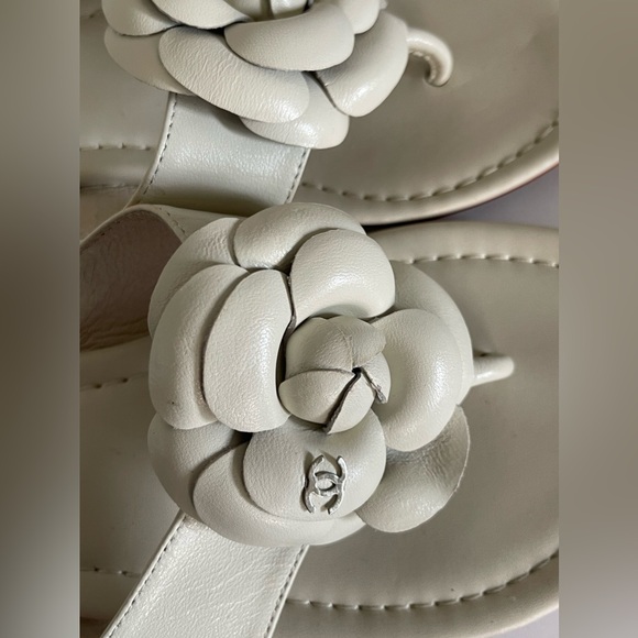 Interlocking CC Logo Leather Slides size 39 - Picture 6 of 14